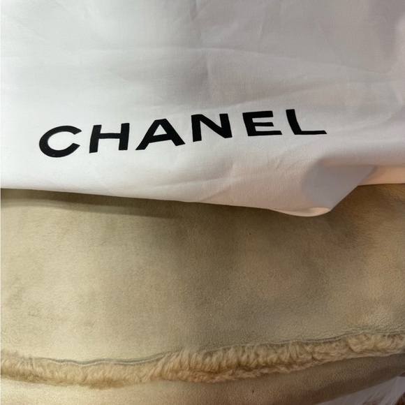 Chanel Shearling Suede Fur Chanel Handbag Tote CC Logo Vintage - Picture 8 of 16